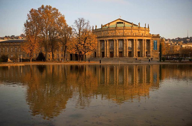 Fass ohne Boden? 300 Millionen Euro so...es Stuttgarter Staatstheaters kosten.   | Foto: dpa