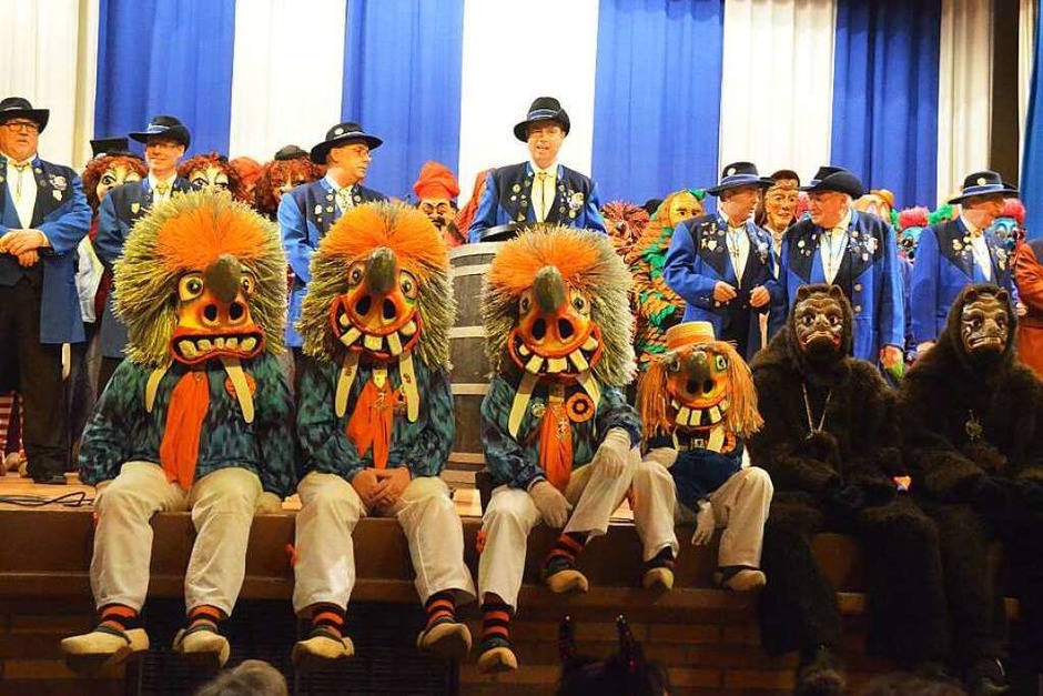 Knapp vier Stunden bester Unterhaltung präsentierten die Weiler Zunftmeister in der Jahnhalle – gewürzt mit bissigem Witz aber auch liebevollen Hommagen an die Stadt und ihre Bewohner. (Foto: Ulrich Senf) Knapp vier Stunden bester Unterhaltung präsentierten die Weiler Zunftmeister in der Jahnhalle – gewürzt mit bissigem Witz aber auch liebevollen Hommagen an die Stadt und ihre Bewohner. (Foto: Ulrich Senf)