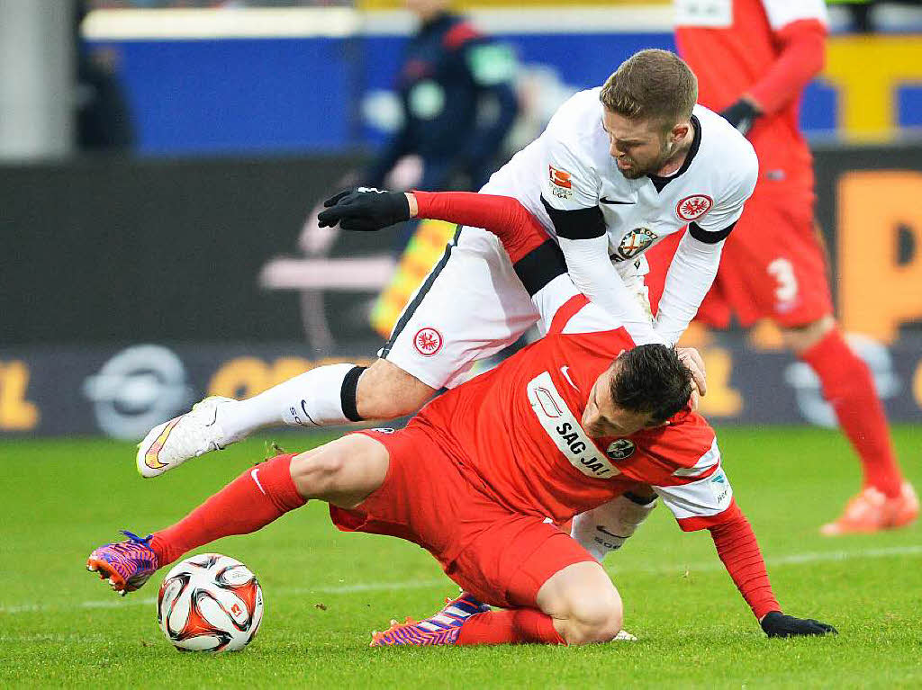 Der SC Freiburg gewinnt in einer spannenden Partie gegen Eintracht Frankfurt mit 4:1.