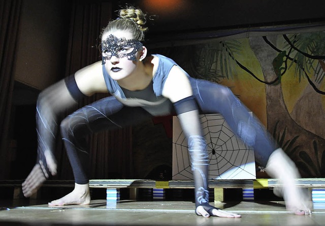 Spiderwoman: Die Leistungsriege des TV...kirch  glnzte mit dem Thema Spinnen.   | Foto: Hannah Steiert