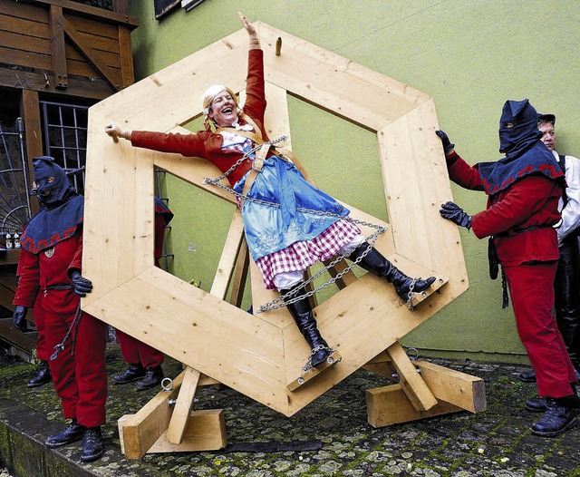 Vor dem Narrengericht: So ergeht es de... in Tiengen, hier Christa Bader 2014.   | Foto: Freudig