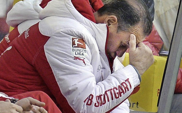 Sorgen ber Sorgen: VfB-Trainer Huub Stevens  | Foto: afp