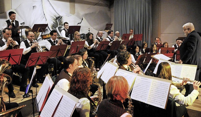 Ohne Zugaben lie das Publikum die Wylerter Musiker nicht von der Bhne.   | Foto: Wolfgang Knstle