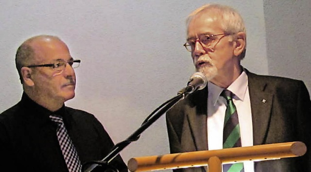 Prediger i.R. Rainer Geiss (rechts) un...ger Fritz Wahl beim Brunchgottesdienst  | Foto: Albert Greiner