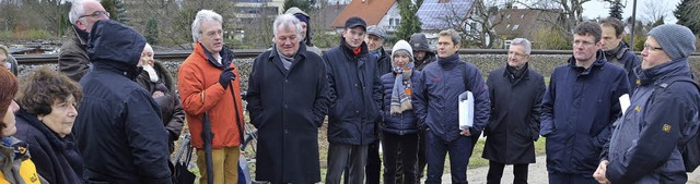 Treffen ohne Annherung: Anwohner und ...i einem Ortstermin die Argumente aus.   | Foto: fotos: Seller