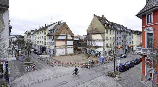 Wie Sie sehen, sehen Sie nix: Das Eckh...es wieder eine Gewerbeeinheit geben.    | Foto: Ingo Schneider