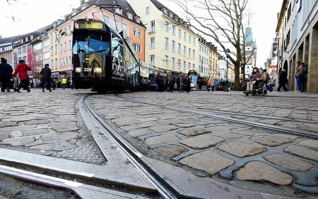 Freiburgs neue Quietschkurve: Trams, d...rtoldstrae einbiegen, sind oft laut.   | Foto: Ingo Schneider
