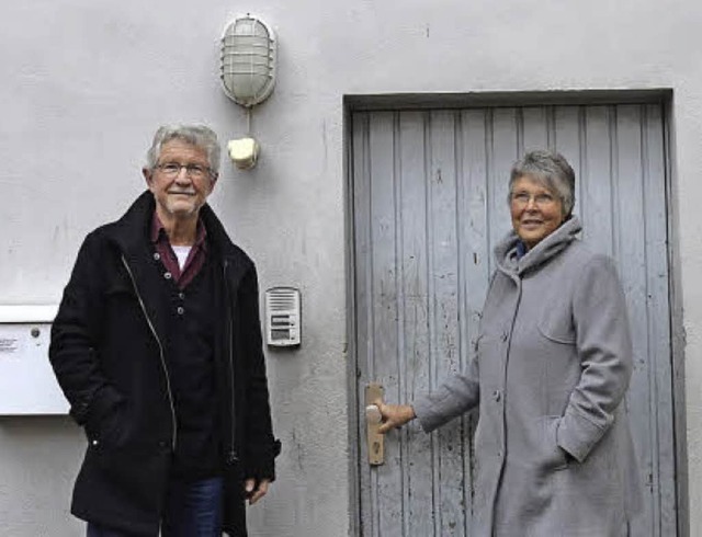 Werner und Maria Wassmer, die den Helf... mit dem DRK ihren Einsatz erweitern. | Foto: Martin Wunderle Werner und Maria Wassmer, die den Helf... mit dem DRK ihren Einsatz erweitern. | Foto: Martin Wunderle