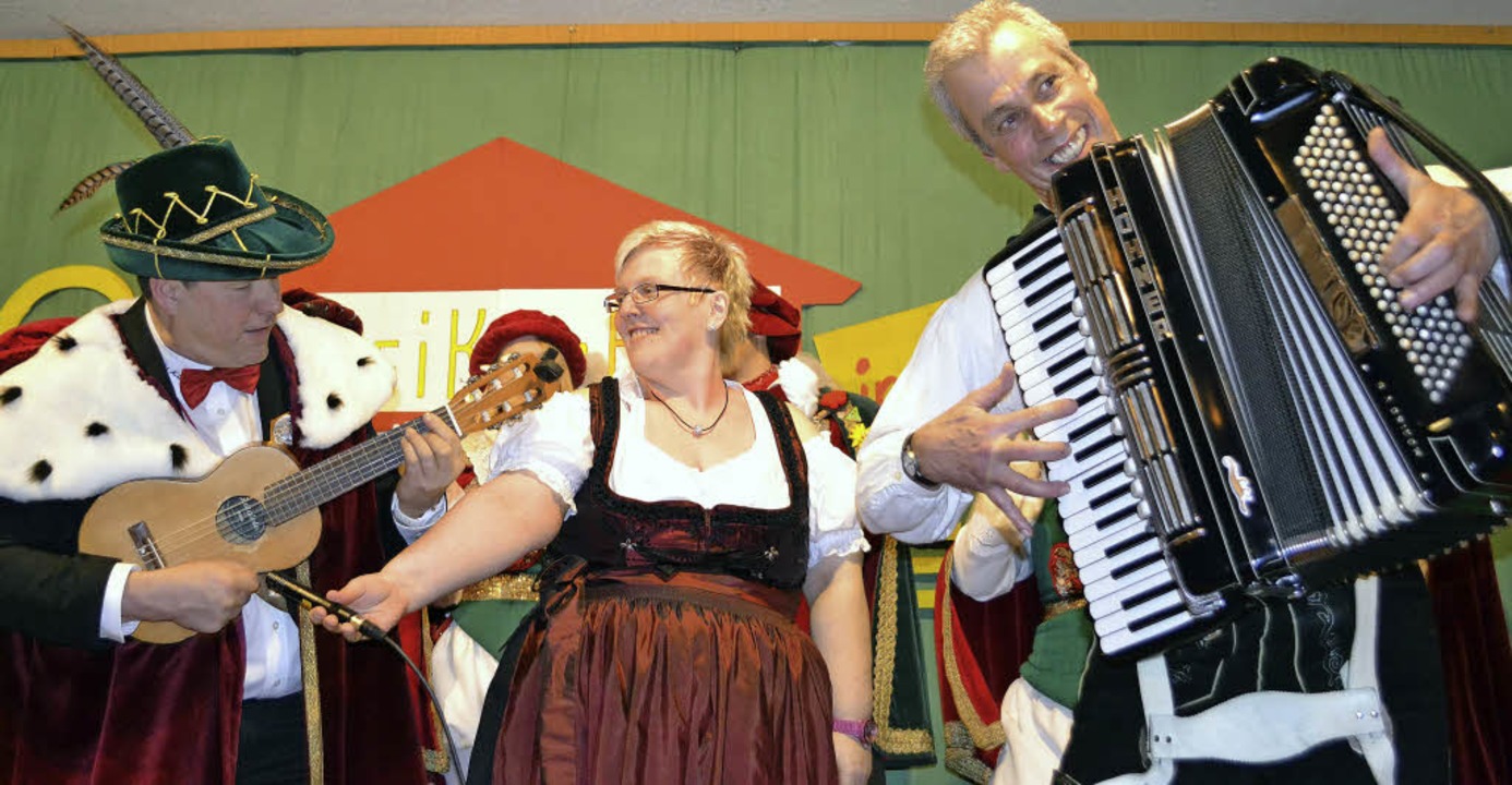 Hrus Klaus de Chlampfer  (links) verm... neues Fasnachtslied uff Alemannisch.   | Foto: Paul Berger