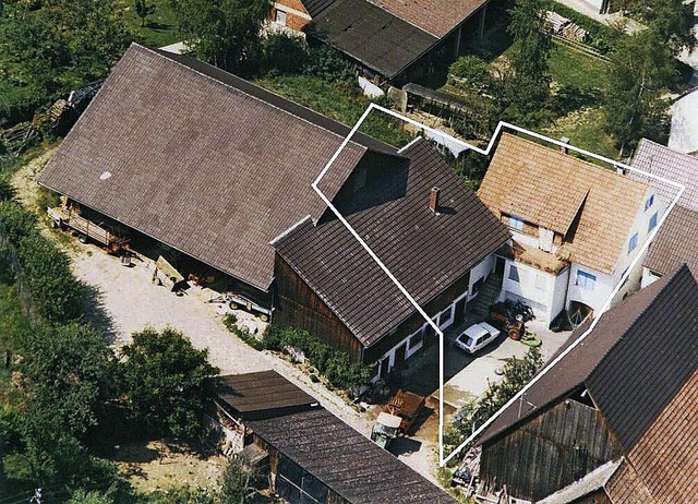 Der Maier-Hof in Mauchen von oben: Der...l des Anwesens soll erhalten bleiben.   | Foto: privat