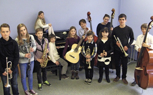 Die zwlf jungen Preistrger im Wettbe...ionalebene)  der Musikschule Mllheim.  | Foto: Privat