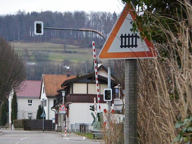 Der Bahnbergang Rheinstrae soll 2017 geschlossen und 2018 zurckgebaut werden.  | Foto: Peter Gerigk