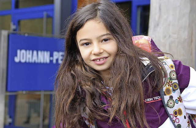 Trotz Ferien geht Chiara aus Chile gerne in die Hebel-Schule.   | Foto: Anja Ihme