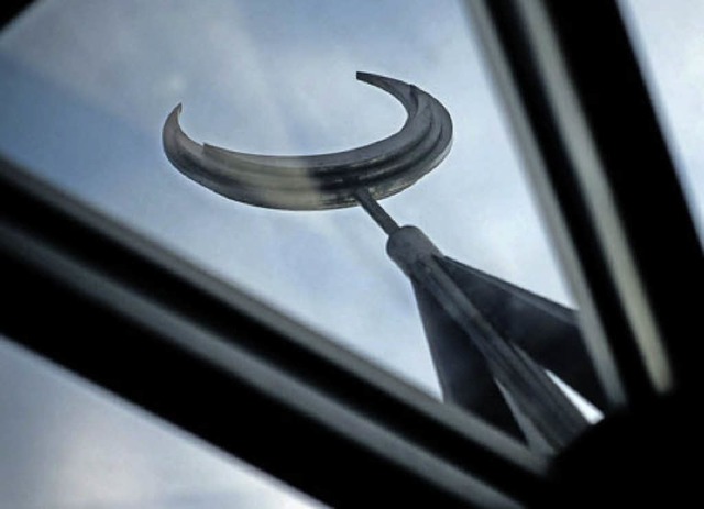 Dachfenster einer Moschee  | Foto: dpa