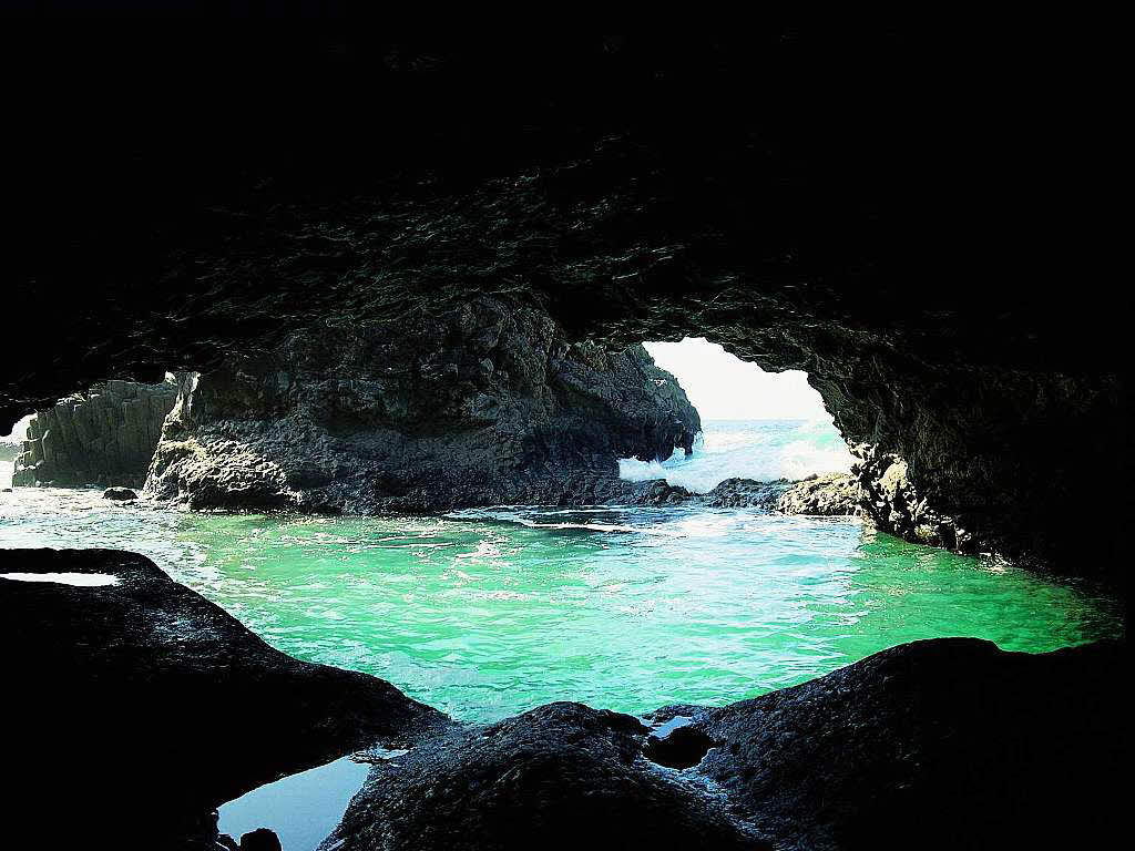Grotte am Atlantik