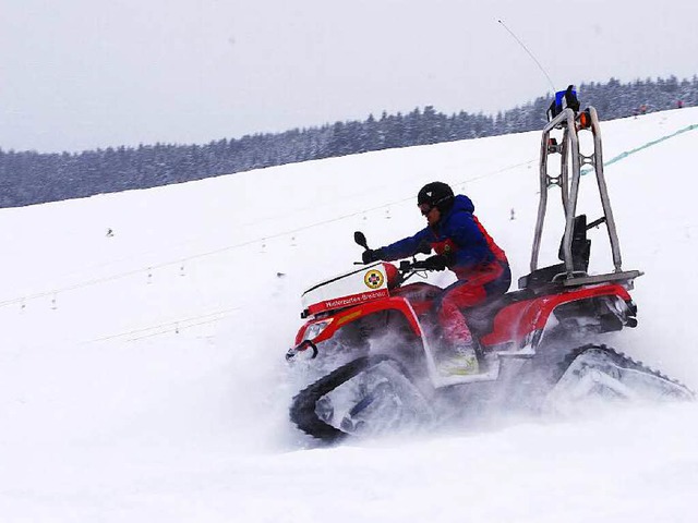 Ein solches Ketten-Quad braucht die Or...u fr Einstze in unwegsamem Gelnde.   | Foto: Bergwacht