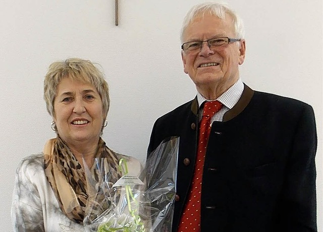 Pflegedienstleiterin Bernadette Marek ...enbenz, fr 25 Jahre Ttigkeit geehrt.  | Foto: Hassler