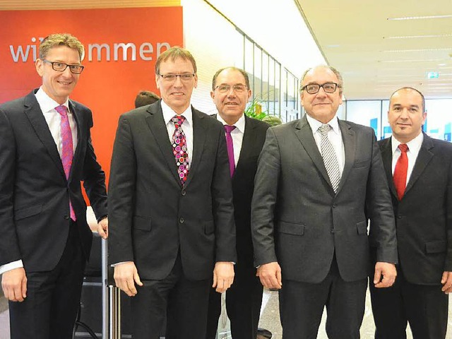 Zufrieden (von links): Rainer Liebenow...bastian Minges (Leiter Firmenkunden).   | Foto: Ingrid Bhm-jacob