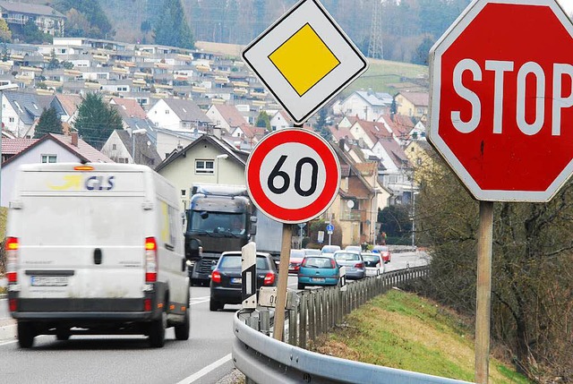 Rund 15000 Fahrzeuge rollen tglich durch die Ortsdurchfahrt Beuggen.   | Foto: Ralf Staub