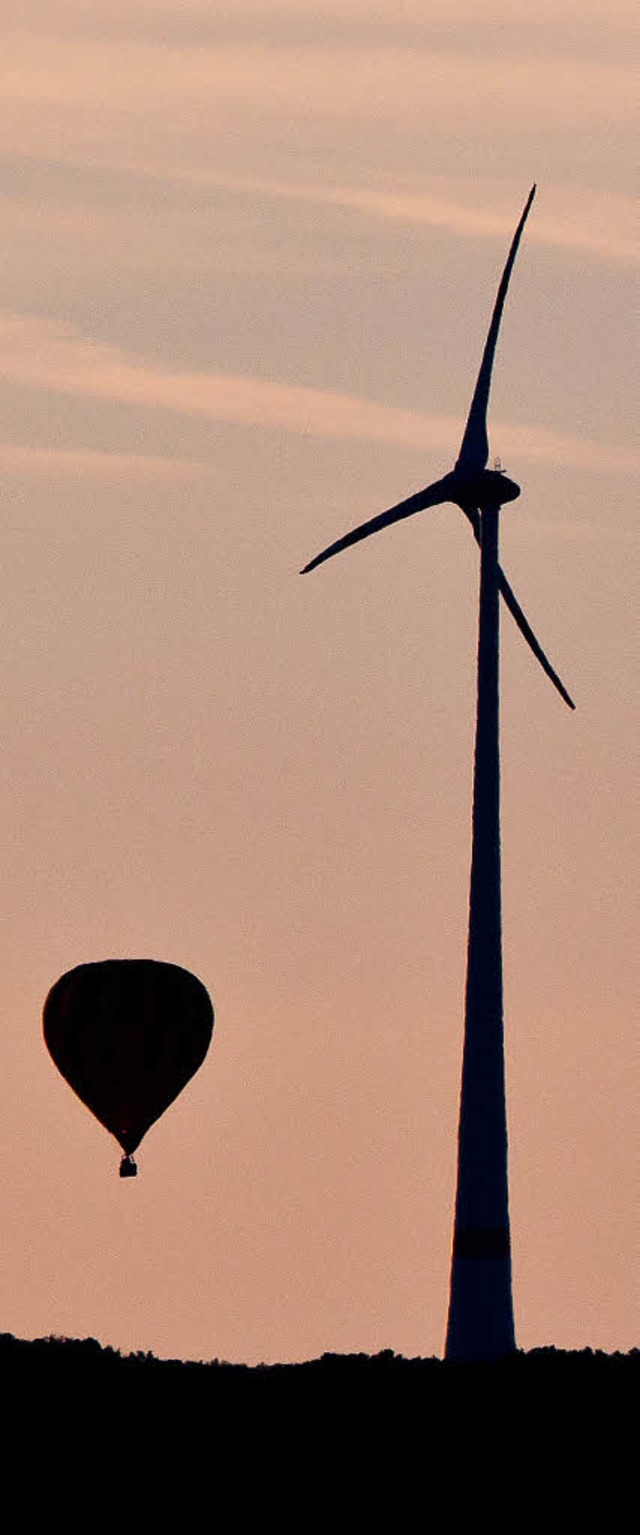 Die  Windkraft als Energiequelle wird ...r Grnen oft zu negativ dargestellt .   | Foto: dpa