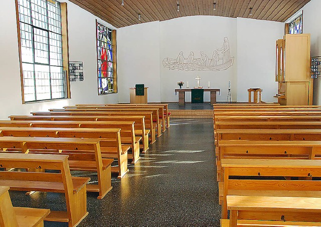 Der freundlich gestaltete Kirchenraum   | Foto: Edgar  Steinfelder