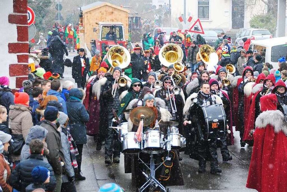 Impressionen vom Binzener Fasnachtsumzug (Foto: Norbert Sedlak) Impressionen vom Binzener Fasnachtsumzug (Foto: Norbert Sedlak)