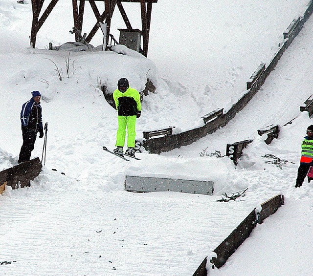 Fnf Mal gingen die 15 Skispringer jew... am Ende der Strecke auf sie wartete.   | Foto: Christiane Sahli