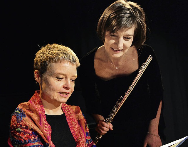 Chantal Le Moign (Lesung) und Isabelle Schnller (Querflte)   | Foto: Annette Mahro