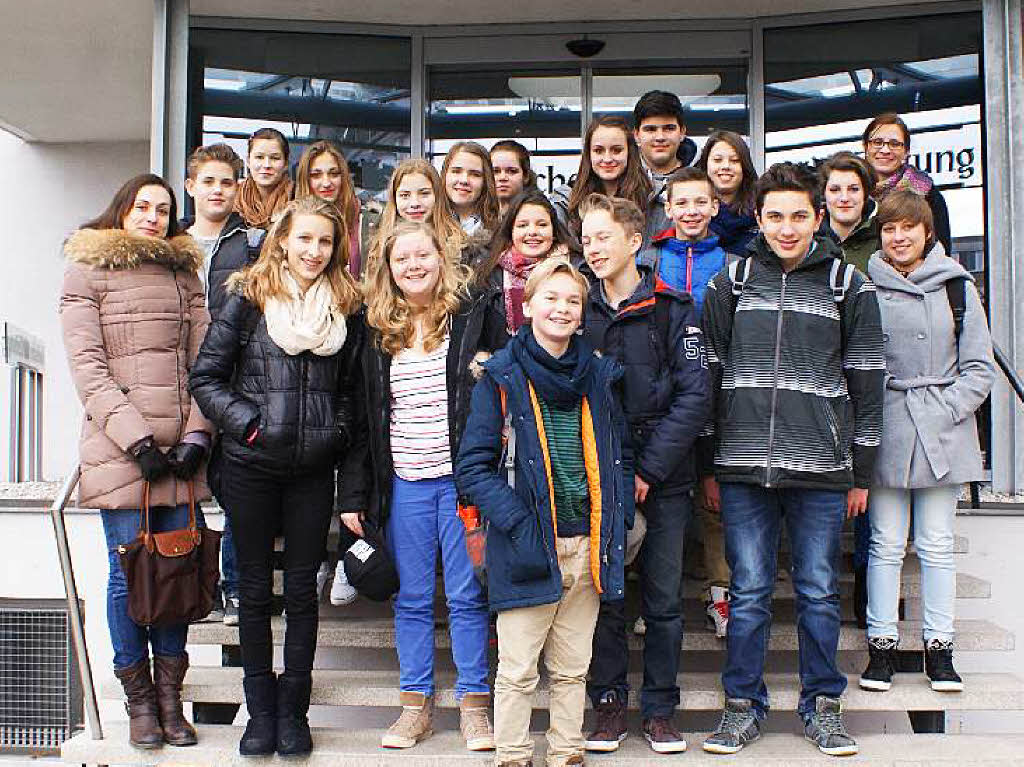 Die Klasse  8a  der Hugo-Hfler-Realschule Breisach mit ihrer Lehrerin Frau Wiedemann.