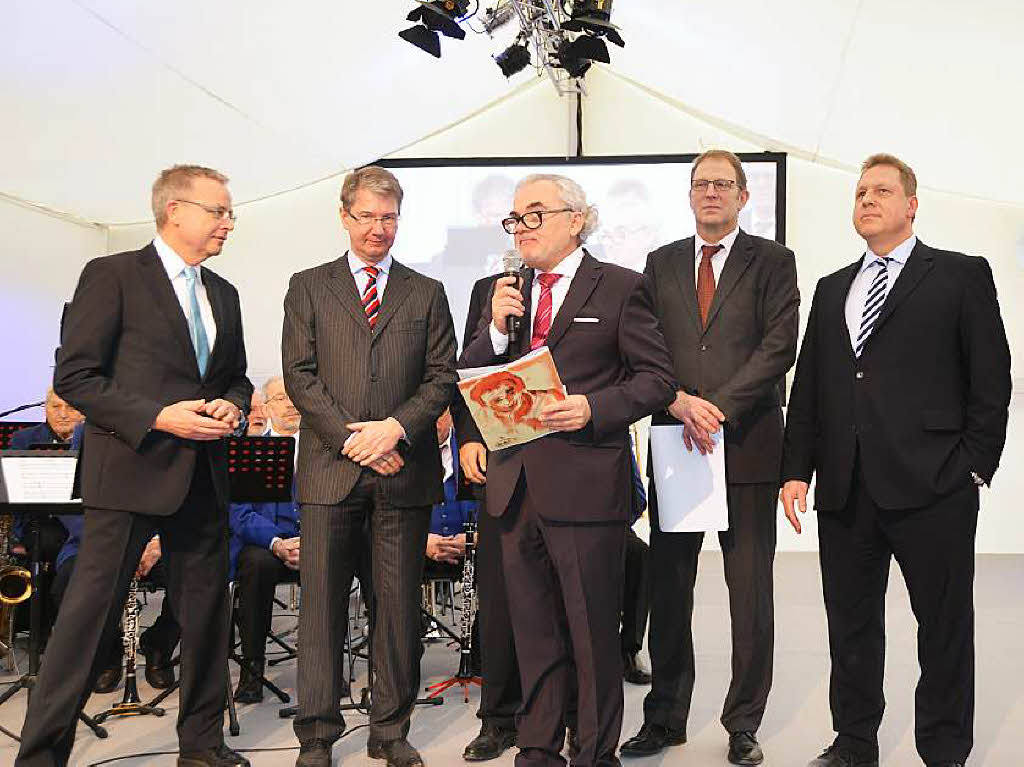 Die Chefetage gratuliert (von links): Gerhard Thomas,  Michael Rohowski, Reinhold. G. Hubert, Frank-Jrg Ohlhorst und Holger Eckstein