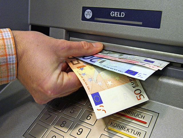 Die Volksbank Lahr schlgt vor, in der...eim einen Geldautomaten aufzustellen.   | Foto: dpa