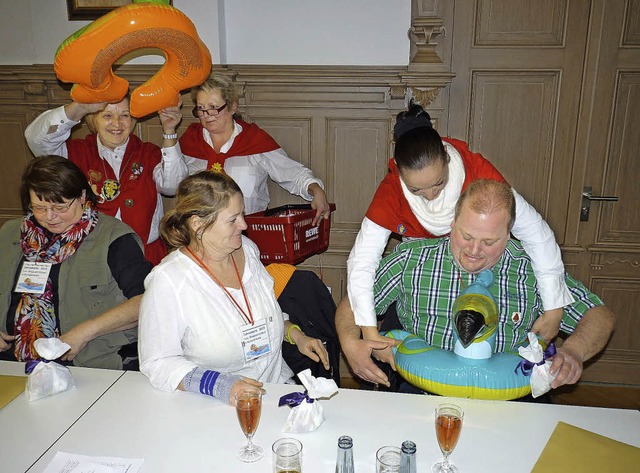 Das neue Schwimmbad kann kommen: Die H...twirkung  bei der Montagsmaler-Nummer.  | Foto: Sattelberger