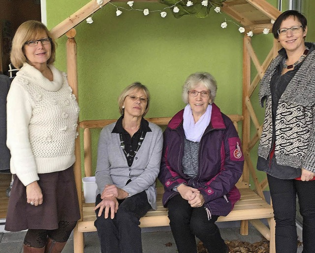 Spendenbergabe (von links):  Inge Tho... Haug, Ursula Jlle und  Daniela Selz   | Foto: zvg