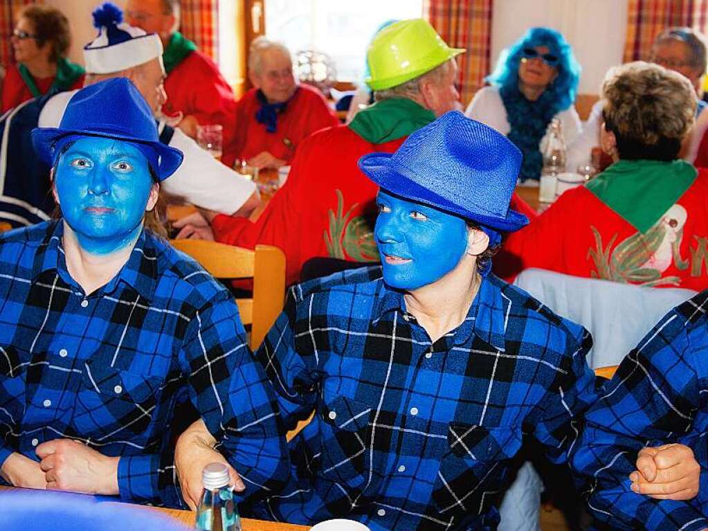 Blaue Landfrauen, Senioren, Musik und gute Laune bei der Senioren- und Landfrauenfasnet in Wellendingen