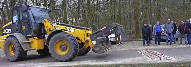 ber die scheinbar harmlosen Schwellen...eses landwirtschaftlichen Grogertes.  | Foto: Karlernst Lauffer