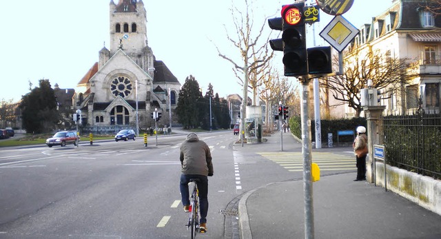Fahrradfahrer drfen in Basel an elf K...rechts abbiegen. Ein Schild<ppp></ppp>  | Foto: ZVG
