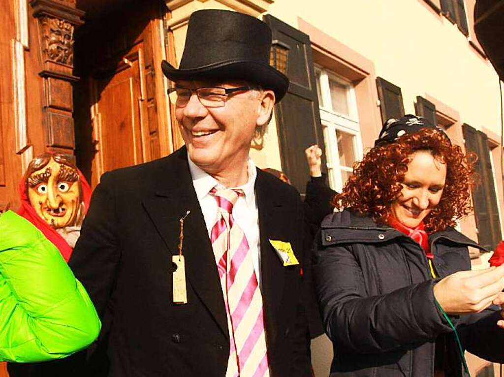 Brgermeister Rainer Mosbach vor dem Ebringer Rathaus