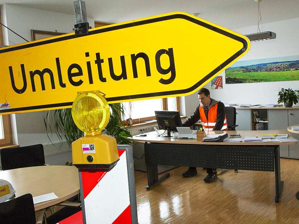 Themen im Rathaus hlingen am Schmutzige Dunschdig waren Baustellen und Umleitungen