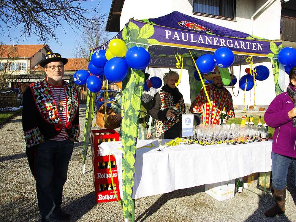 Bei fast schon sommerlichen Wetter feiern die Narrensamen in Wehr.