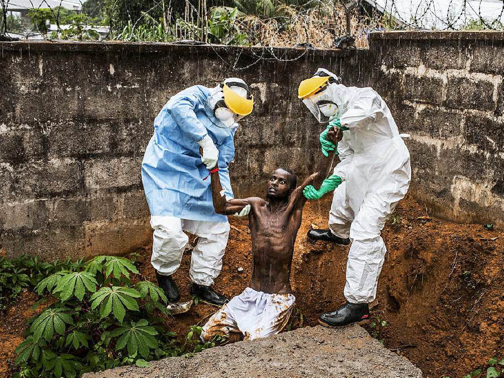 „Ebola in Sierra Leone“ Mit seiner Fotostrecke ber Ebola in Sierra Leone gewinnt der US- Fotograf Pete Muller den 1. Preis fr Fotostrecken  in der Kategorie „Allgemeine Nachrichten.“