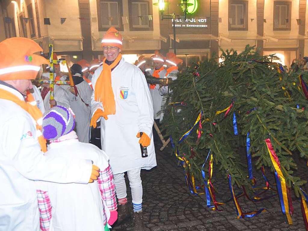 Der Kulturverein Bauhof mit dem Narrenbaum.