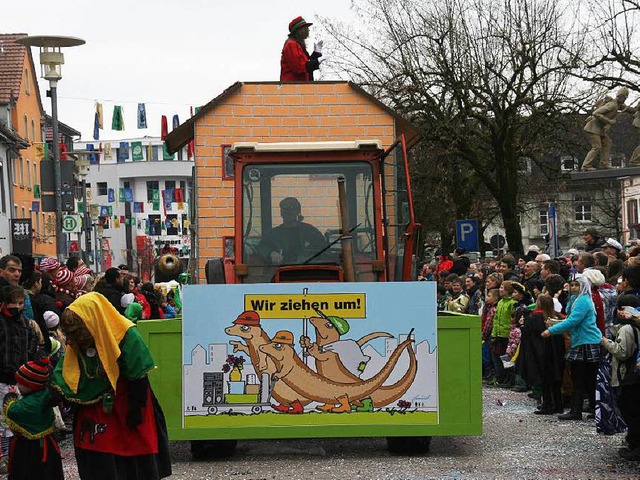 Die Fasnachtswagen mit berbreite brau...herheit der Zuschauer und Wagenbauer.   | Foto: Archivfoto: Marlies Jung-Knoblich