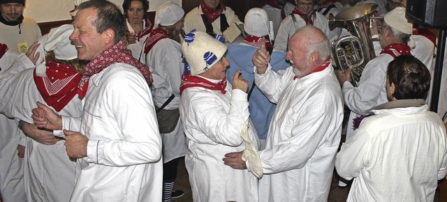 Schunkeln, singen, frhlich sein - was braucht es mehr fr einen lustigen Abend?  | Foto: Martha Weishaar