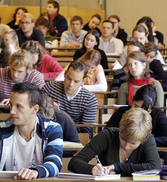 Studienanfnger mssen sich an der Fre...e werden noch nicht zentral vergeben.   | Foto: Schneider