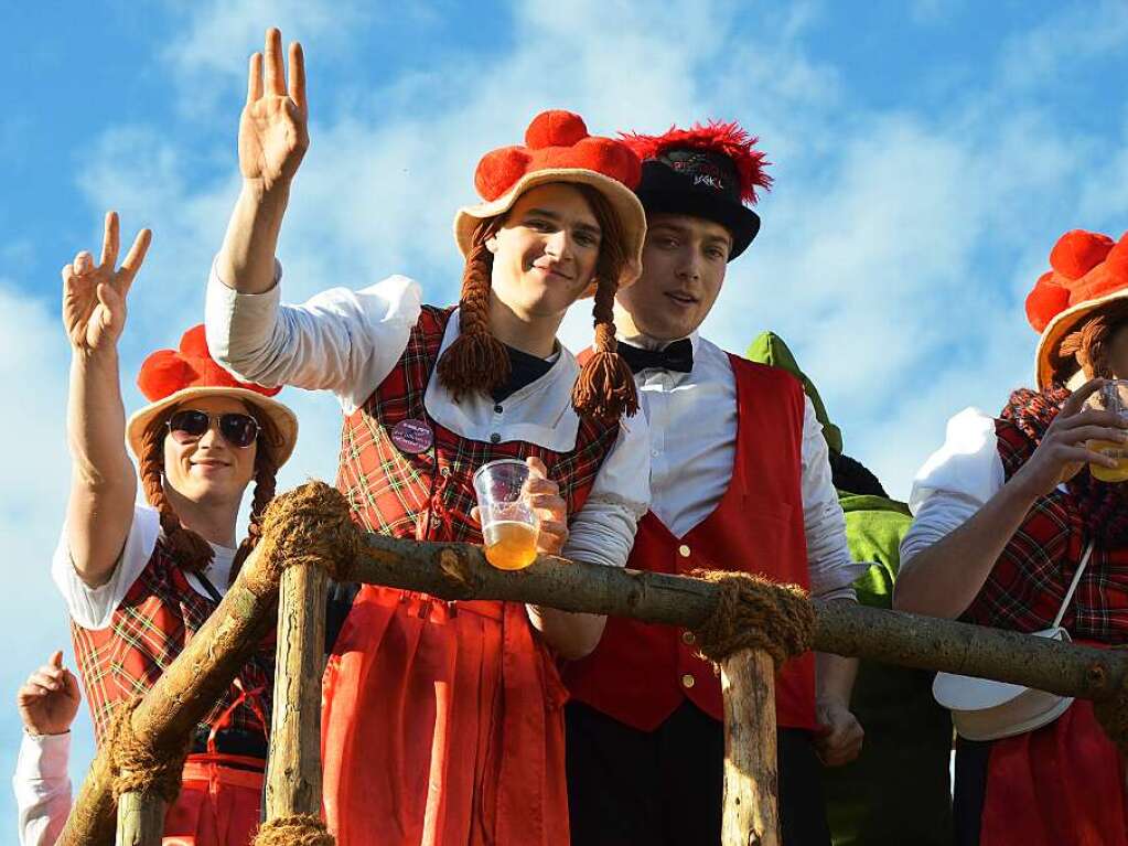 Kunterbunt ging es zu beim Fasnetumzug in Buchenbach.