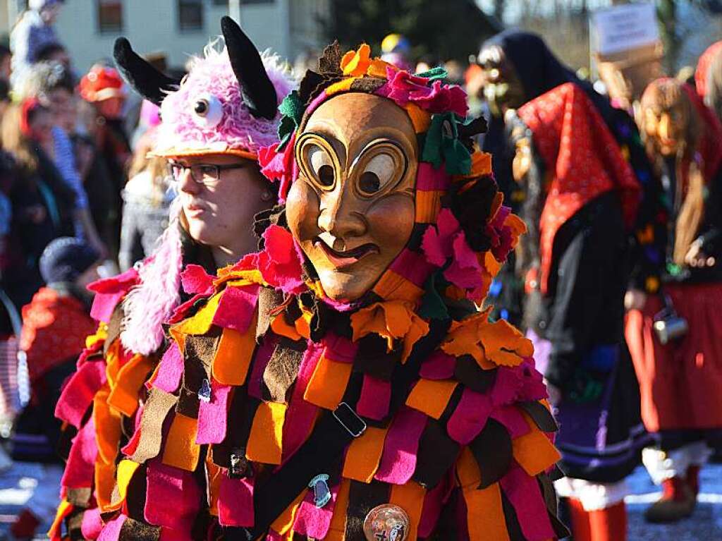 Kunterbunt ging es zu beim Fasnetumzug in Buchenbach.