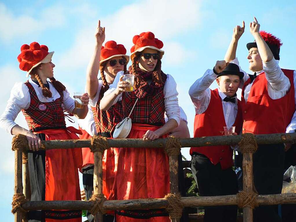 Kunterbunt ging es zu beim Fasnetumzug in Buchenbach.