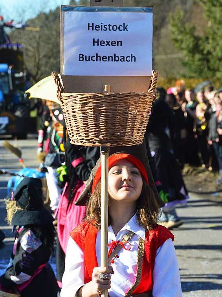 Kunterbunt ging es zu beim Fasnetumzug in Buchenbach.