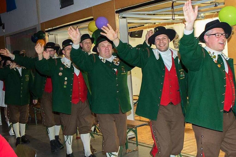 Bunter Abend der Wilderer in Untermettingen: Einmarsch (Foto: Wilfried Dieckmann) Bunter Abend der Wilderer in Untermettingen: Einmarsch (Foto: Wilfried Dieckmann)