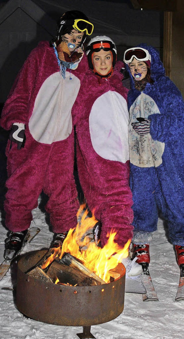 Kostenloses Skifahren im Narrenhs, di...men der Pistenparty an den Bad-Liften.  | Foto: Gert Brichta